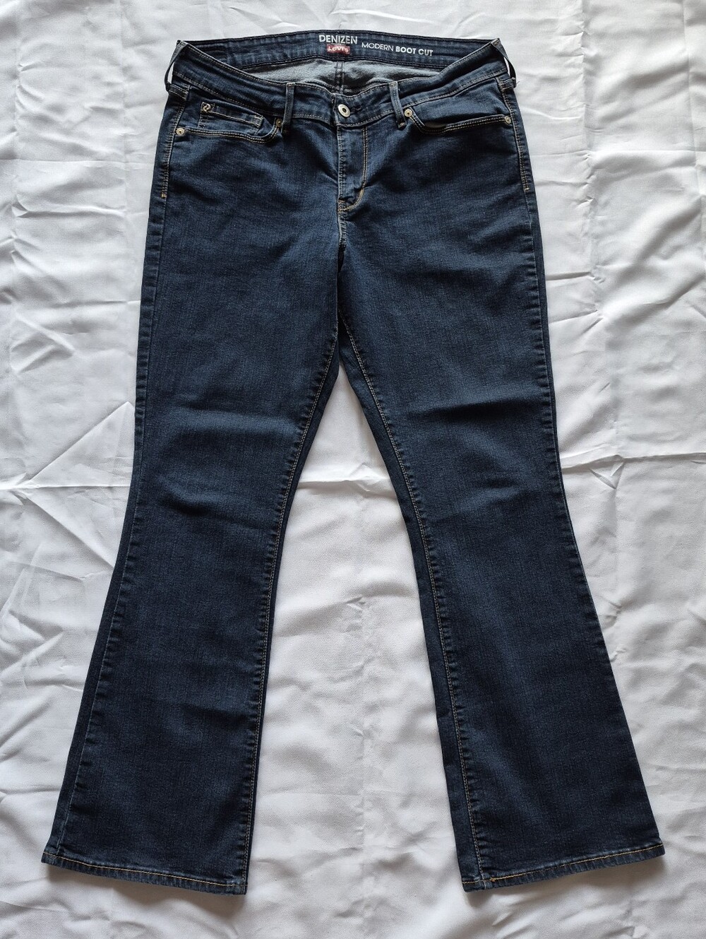 Denizen from Levi's Dark Wash Flare Jeans Modern Boot Cut Sz 32/30